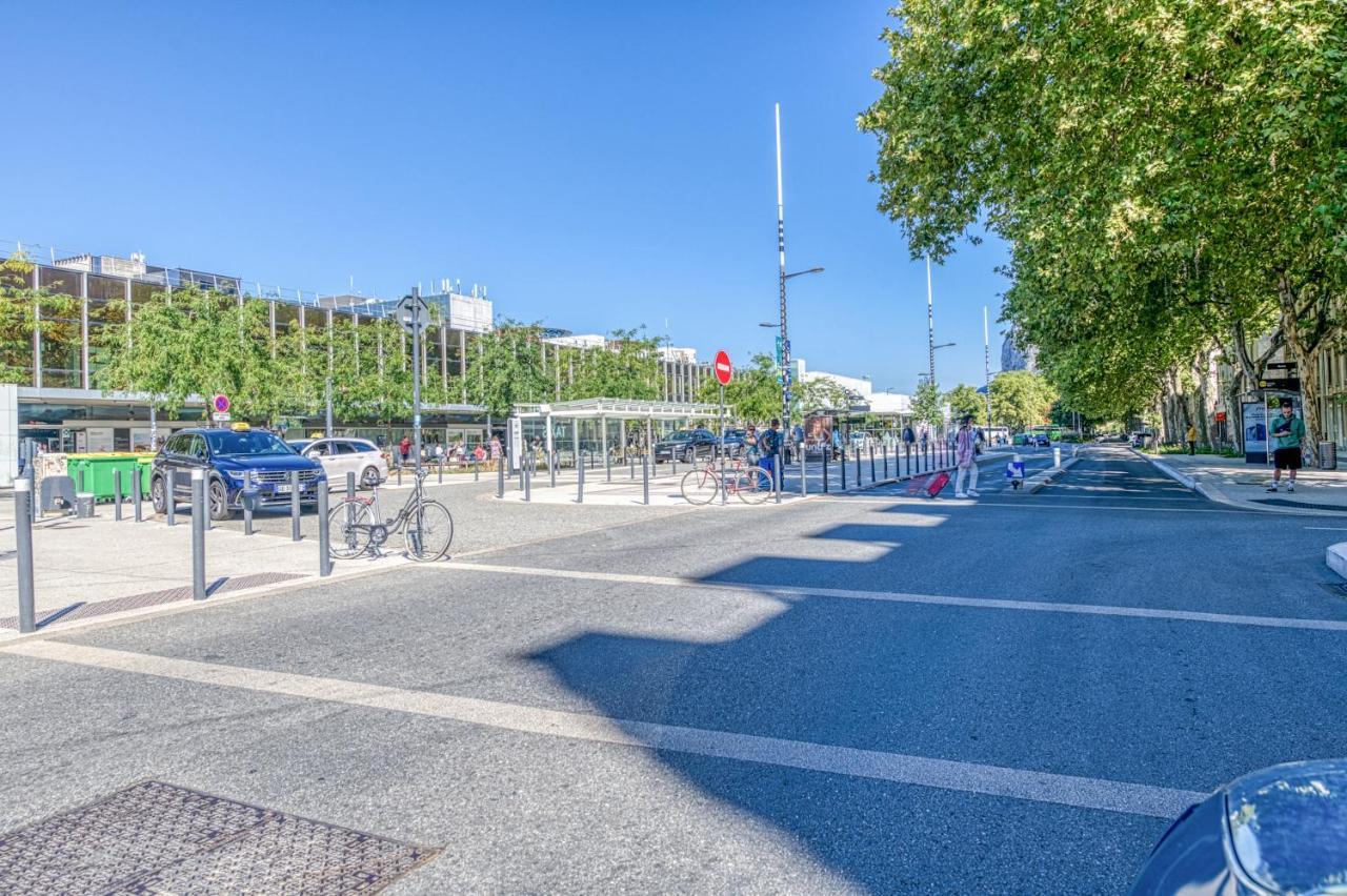 Le Petit Parfait Confort Gare Hamac Netflix Grenoble Exterior photo